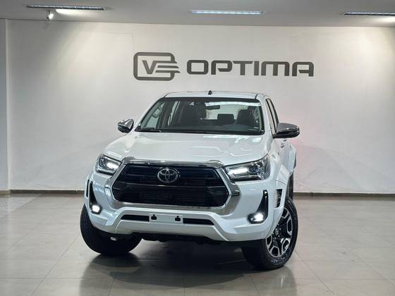 TOYOTA HILUX 2.8 D-4D TURBO DIESEL CD SRX PLUS 4X4 AUTOMÁTICO